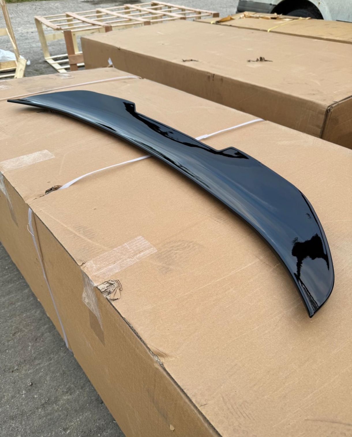 M4-Style High Kick Ducktail Spoiler